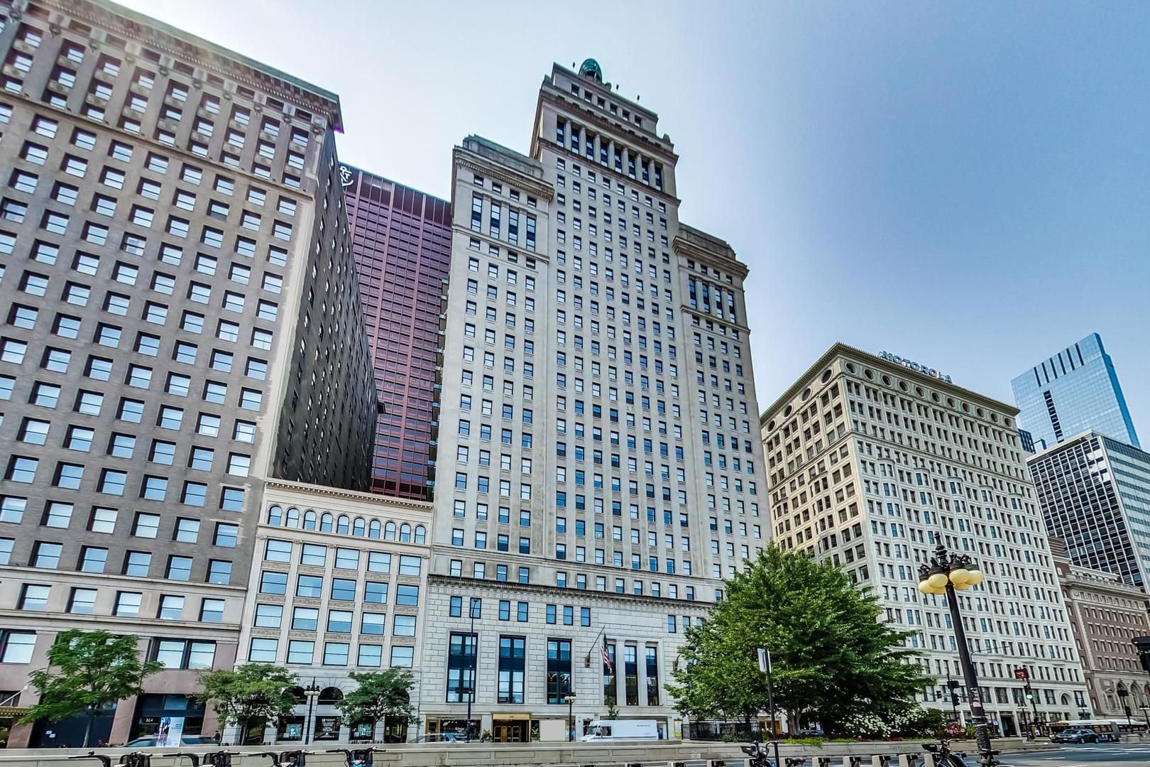 310 S MICHIGAN Avenue #1705 — Chicago, IL 60604