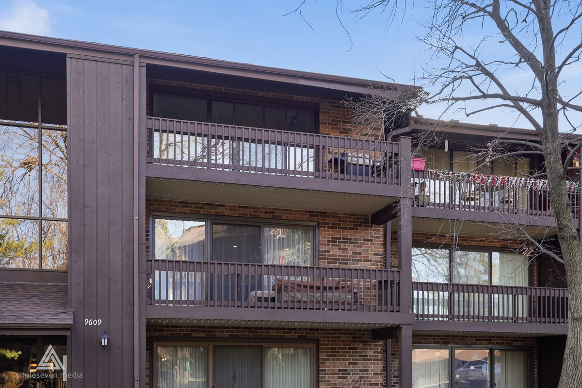 9609 Austin Avenue, Oak Lawn, IL 60453