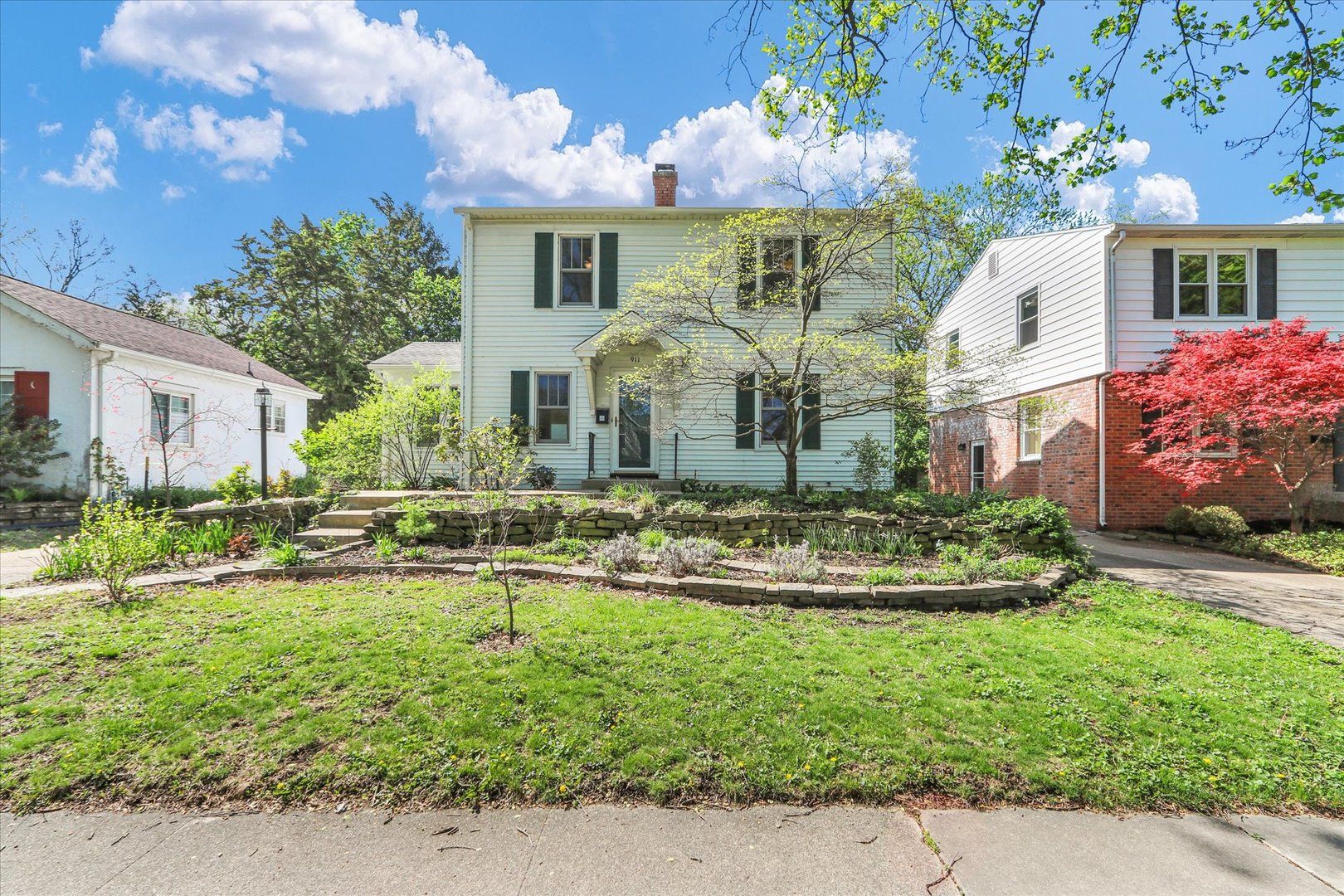 911 W Daniel Street — Champaign, IL 61821