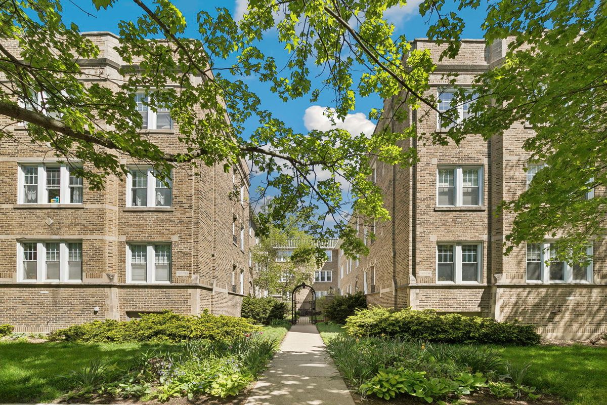 723 Reba Place, Evanston, IL 60202