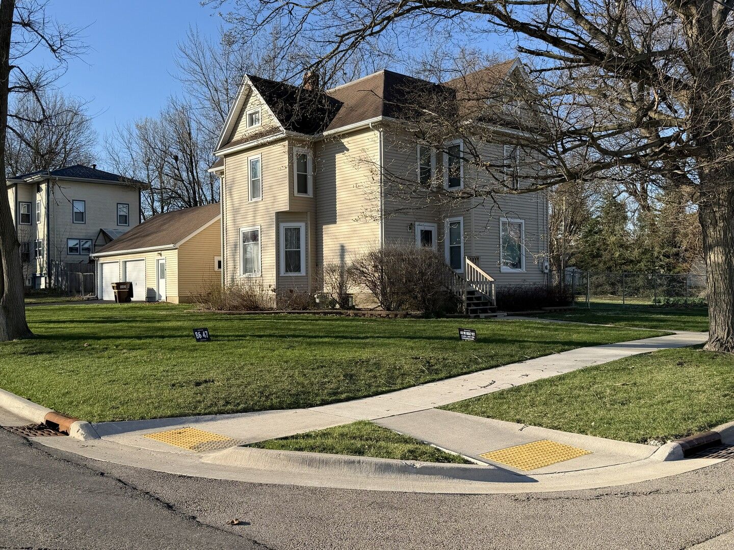 304 Avenue D — Rochelle, IL 61068