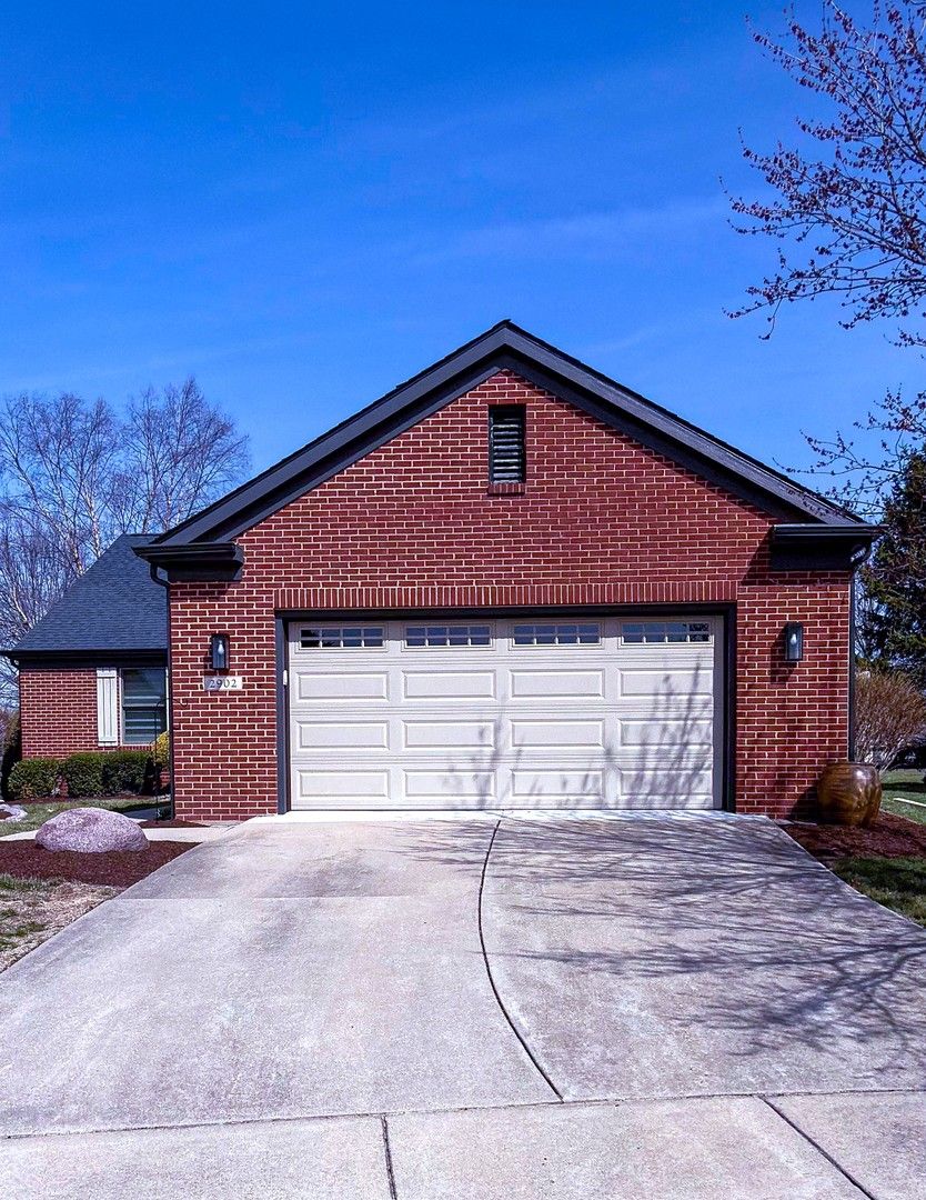 2902 Greystone Place — Champaign, IL 61822