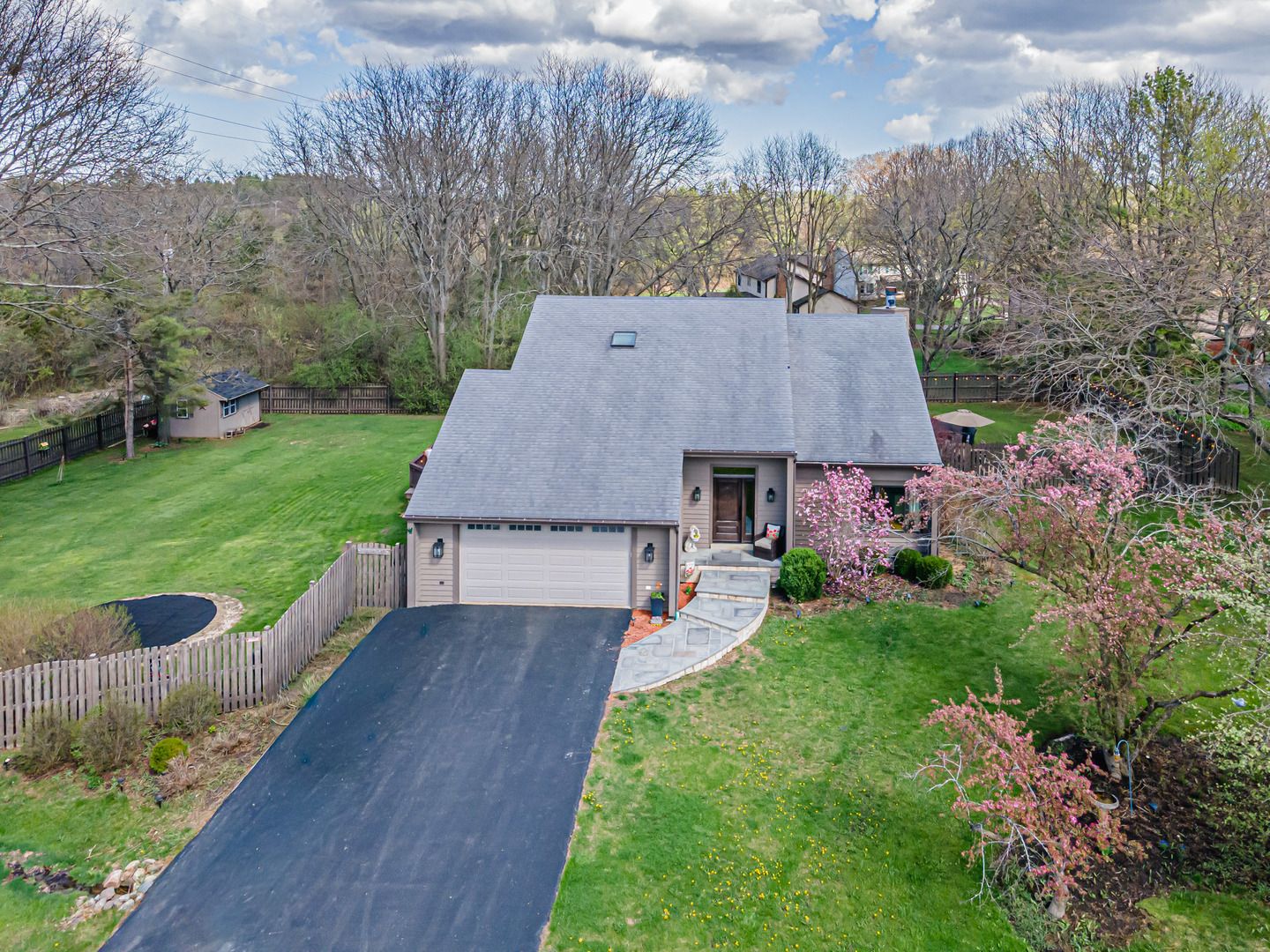 30949 N Leesley Court — Libertyville, IL 60048