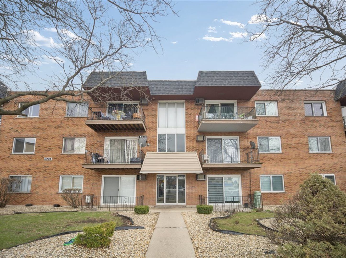 11245 S Harlem Avenue #A1 — Worth, IL 60482