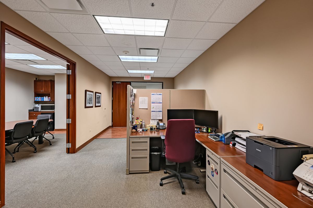 4200 Cantera Drive #205, Warrenville, IL 60555