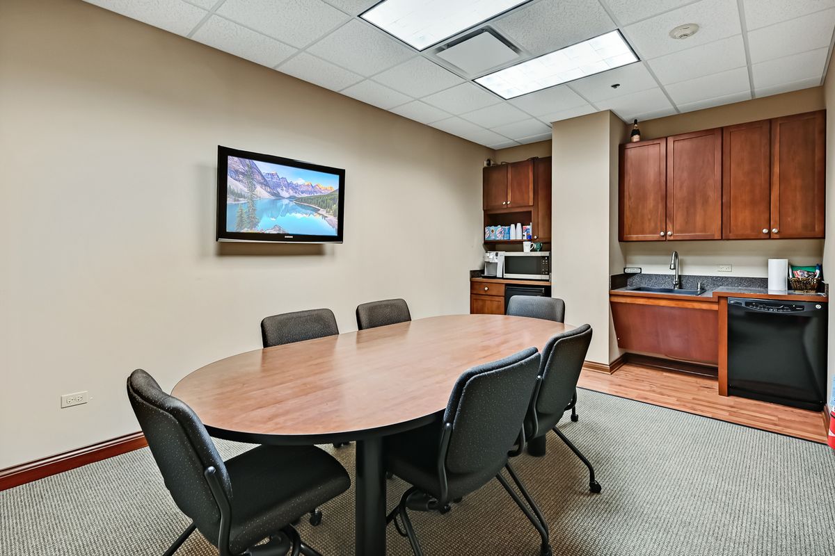 4200 Cantera Drive #205, Warrenville, IL 60555