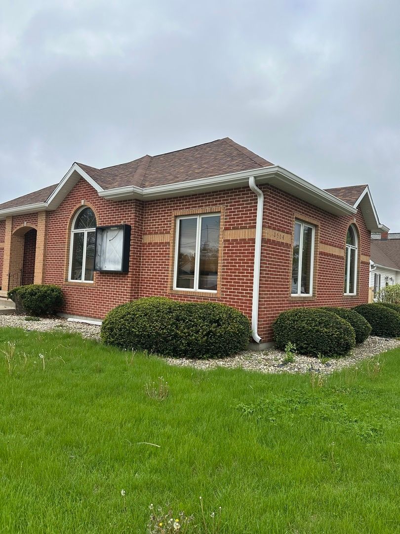 2504 4th Street, Peru, IL 61354