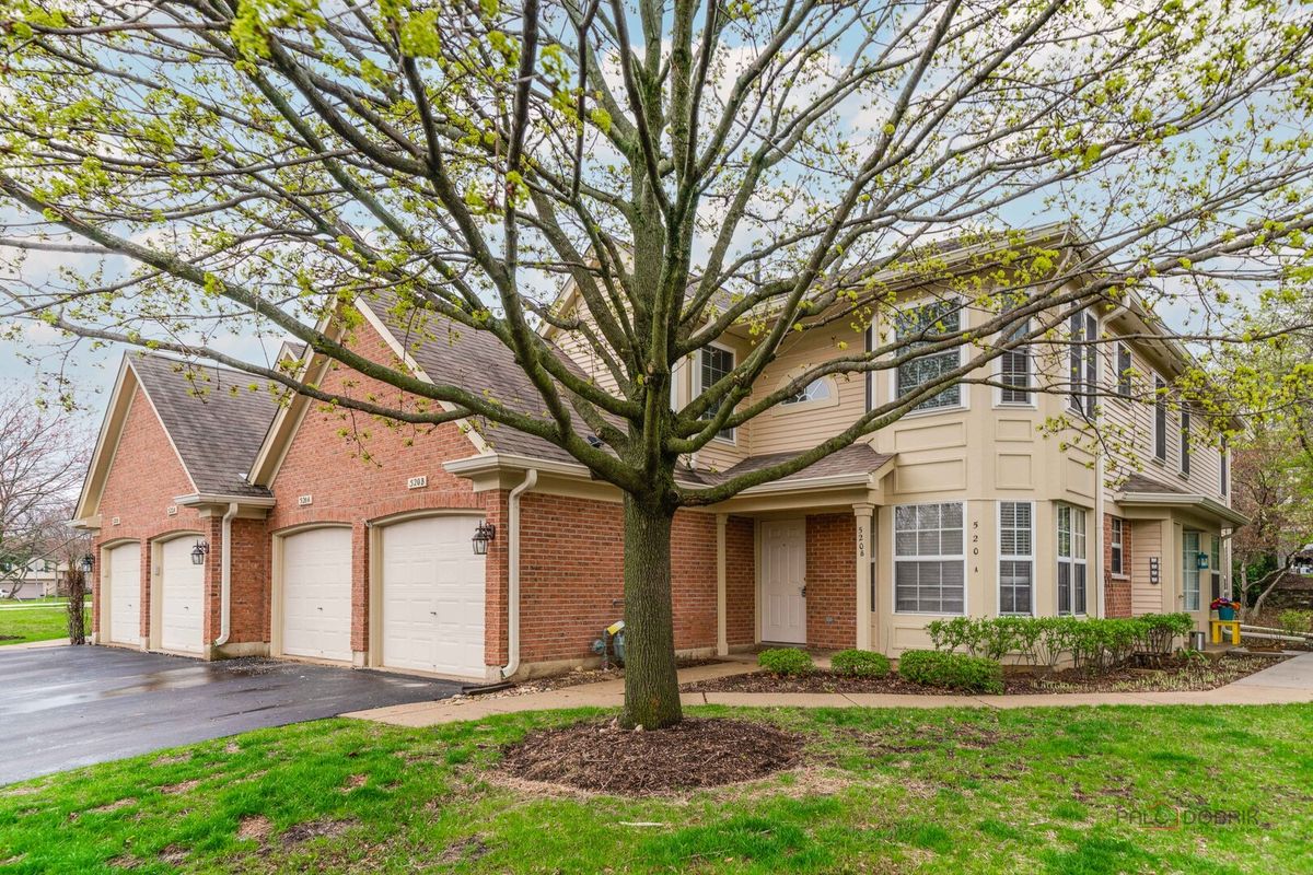 520 Palm Court, Crystal Lake, IL 60014