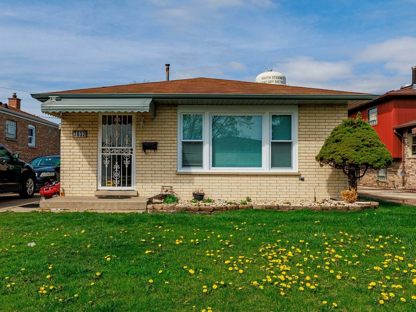 7832 Lamon Avenue — Burbank, IL 60459