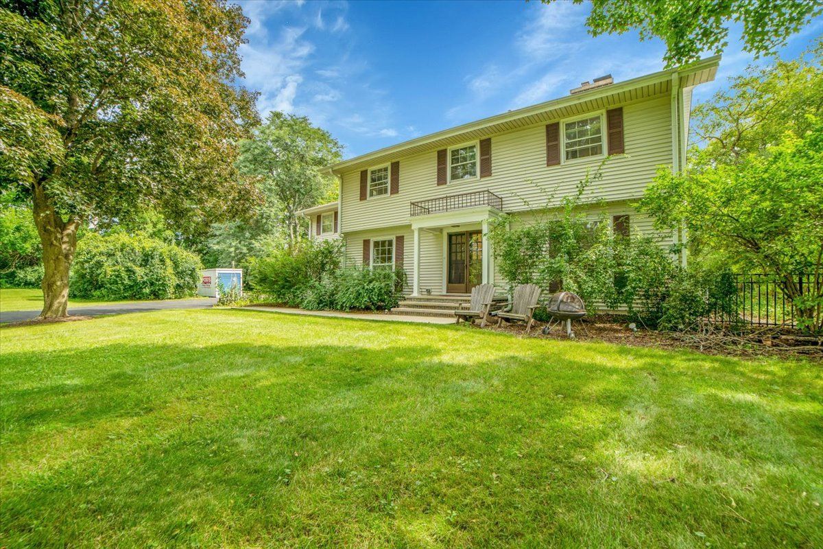 3N011 Morningside Avenue — West Chicago, IL 60185