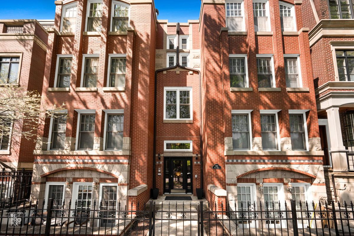 1414 Byron Street, Chicago, IL 60613