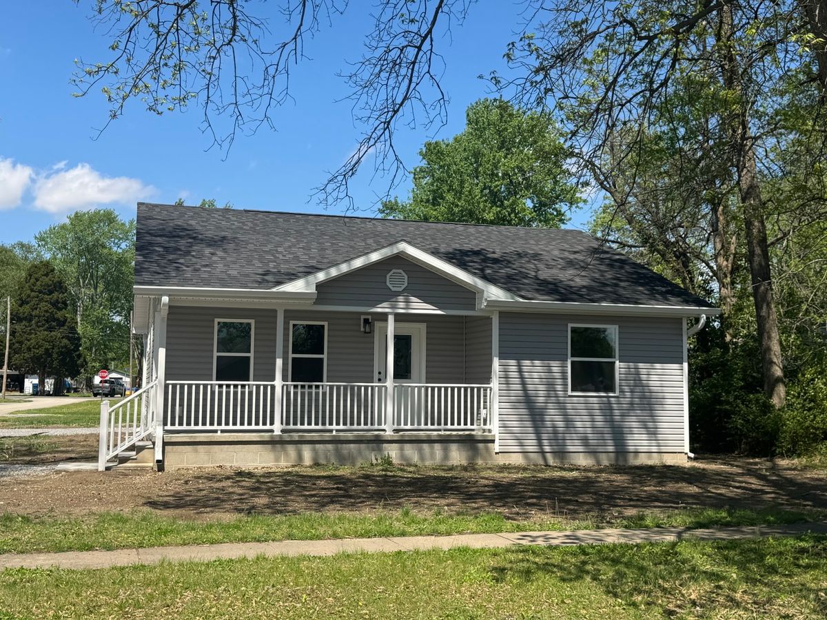 750 3rd Street, Flora, IL 62839