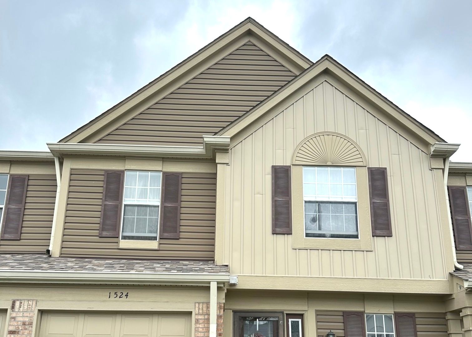 1524 Crab tree Drive #1524 — Westmont, IL 60559