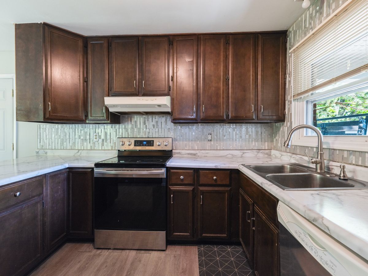 3209 W Westport Road, Peoria, IL 61615