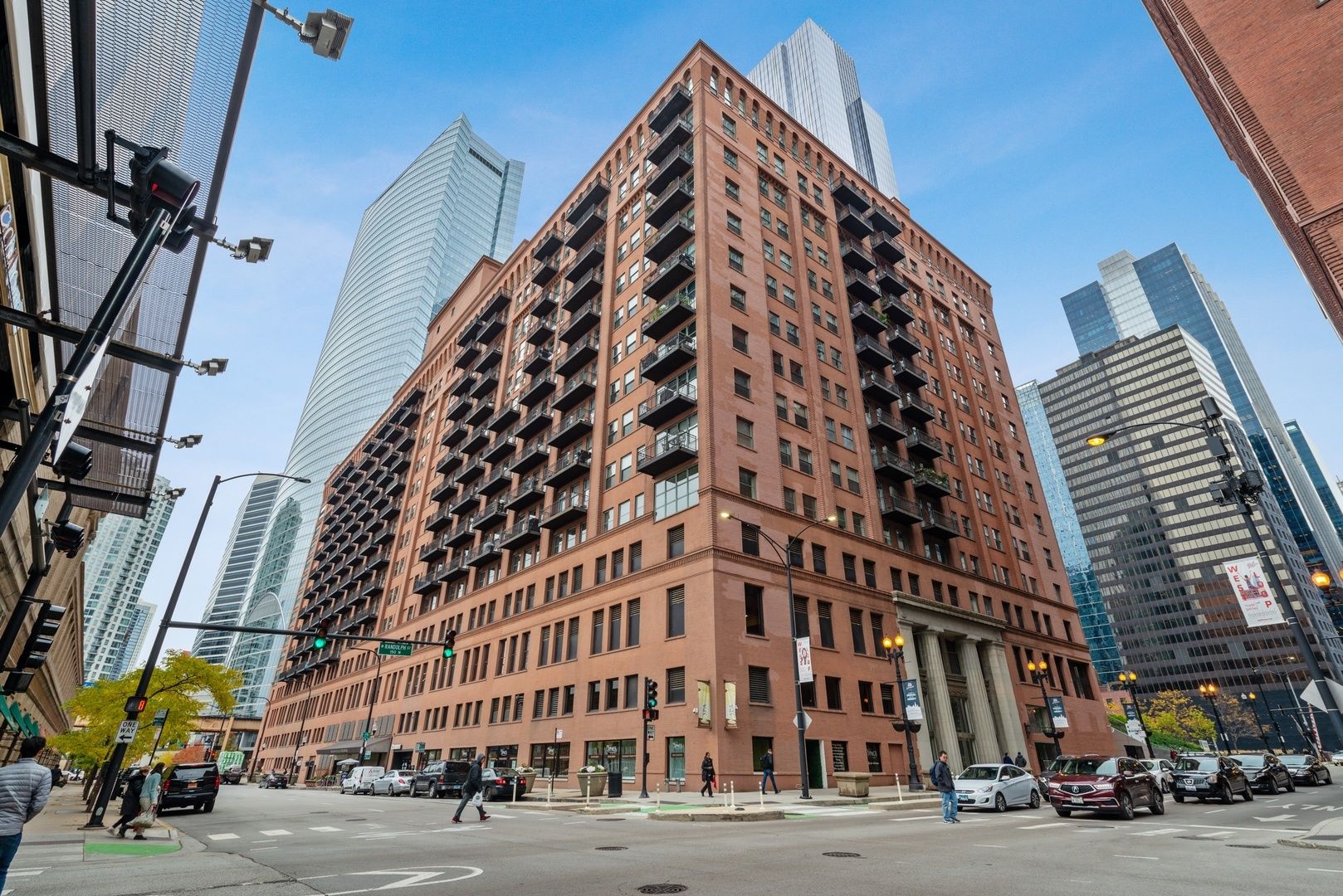 165 Canal Street — Chicago, IL 60606