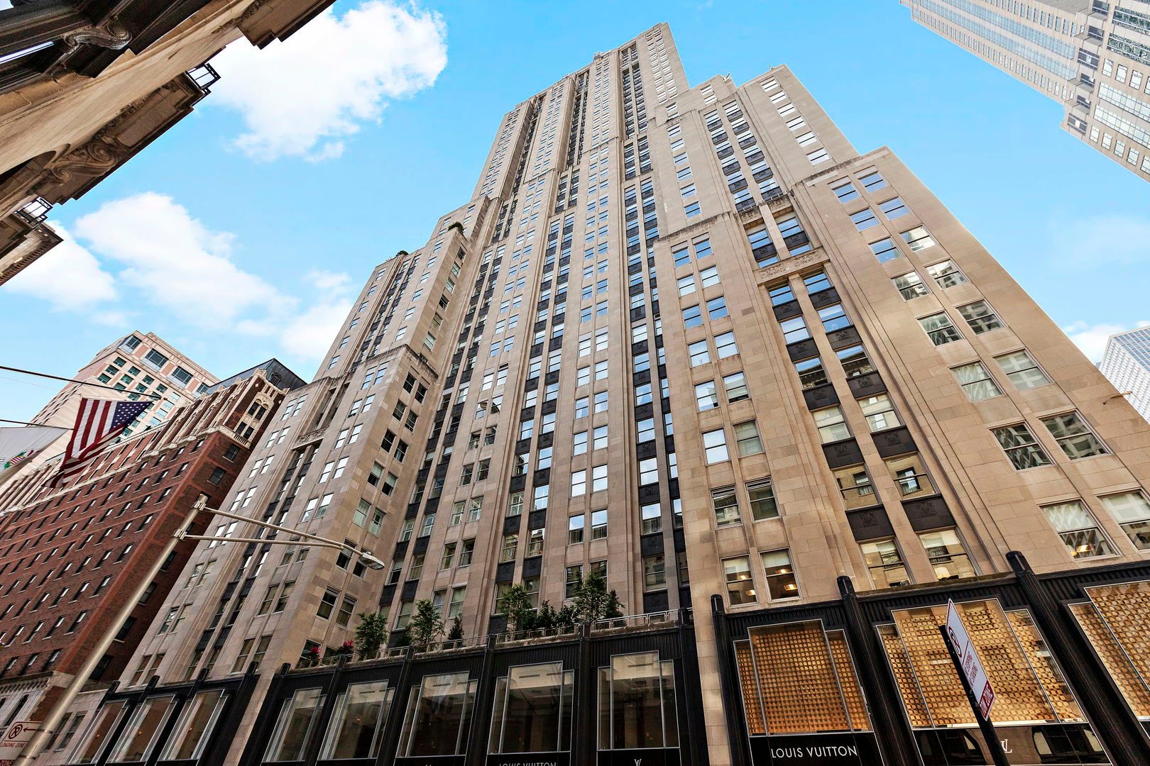 159 E WALTON Place #5B — Chicago, IL 60611
