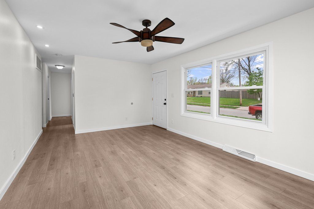 933 34th Avenue, East Moline, IL 61244