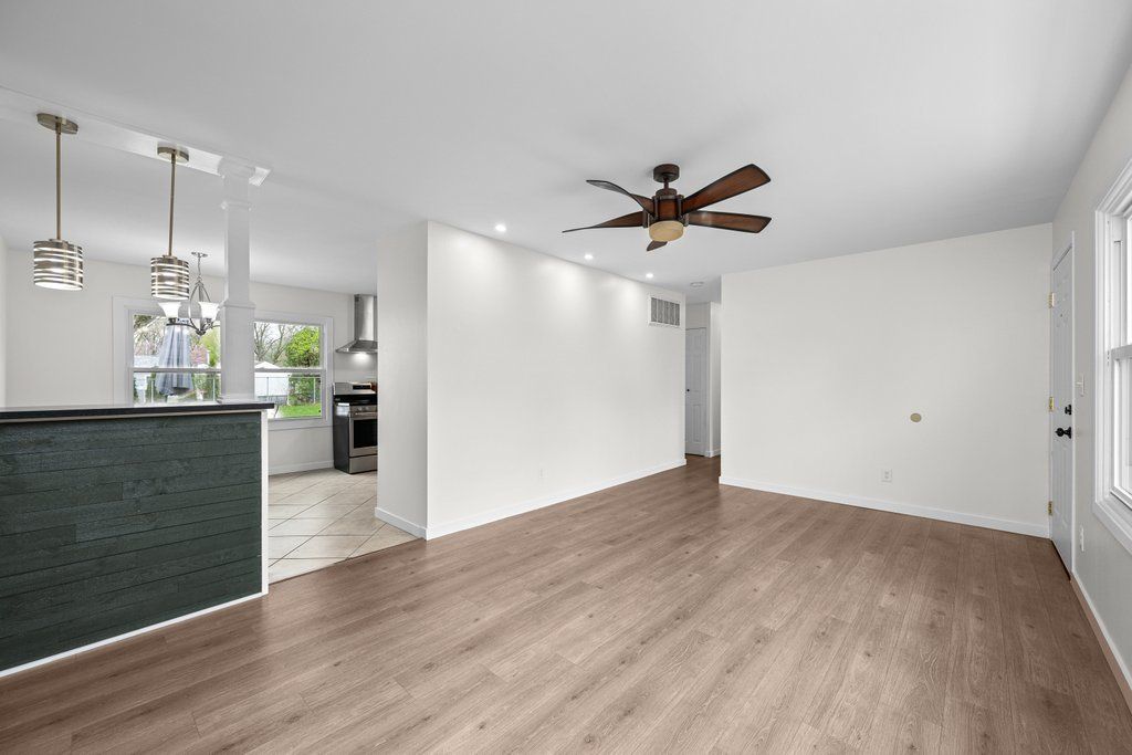 933 34th Avenue, East Moline, IL 61244