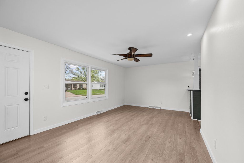 933 34th Avenue, East Moline, IL 61244