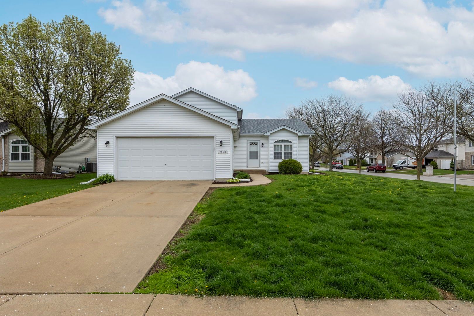 1500 Green Trails Drive — Plainfield, IL 60586