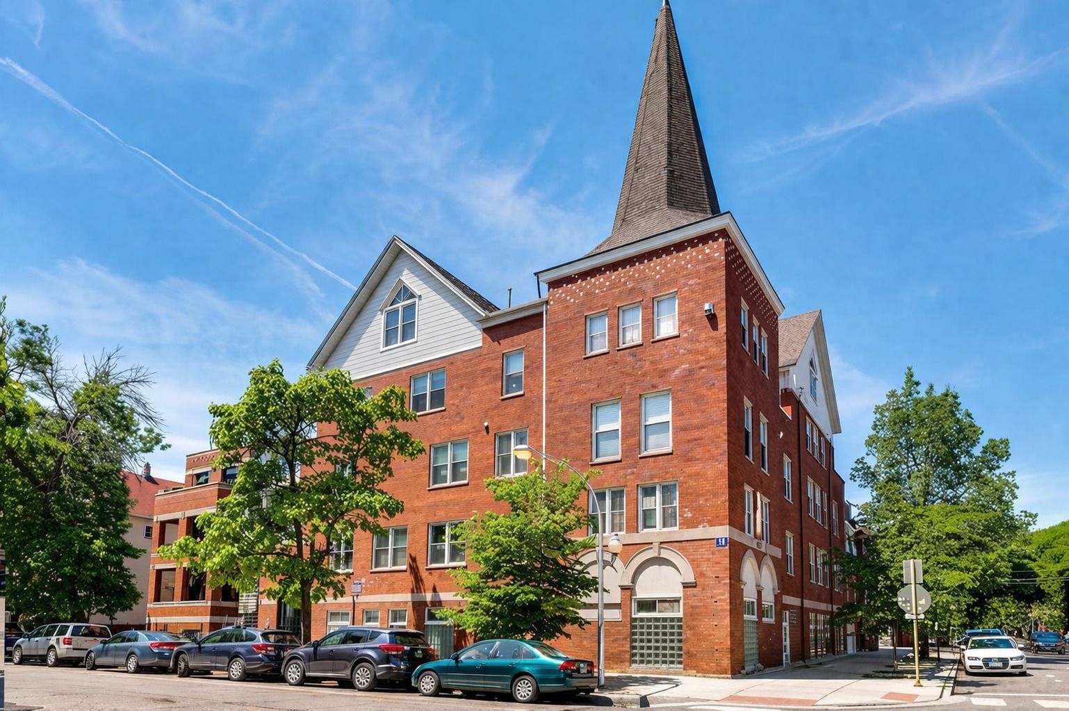 1043 W SCHOOL Street #207 — Chicago, IL 60657