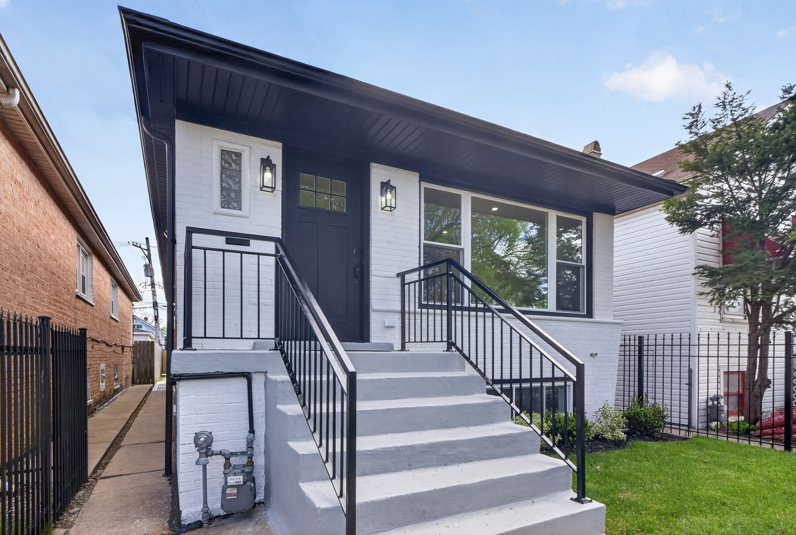 5013 W Bloomingdale Avenue — Chicago, IL 60639