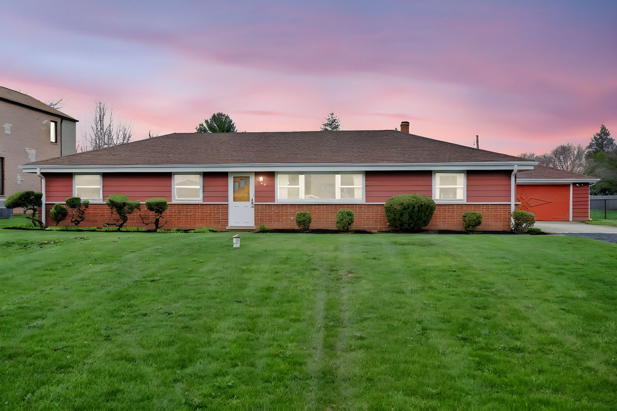 102 Elaine Circle, Prospect Heights, IL 60070