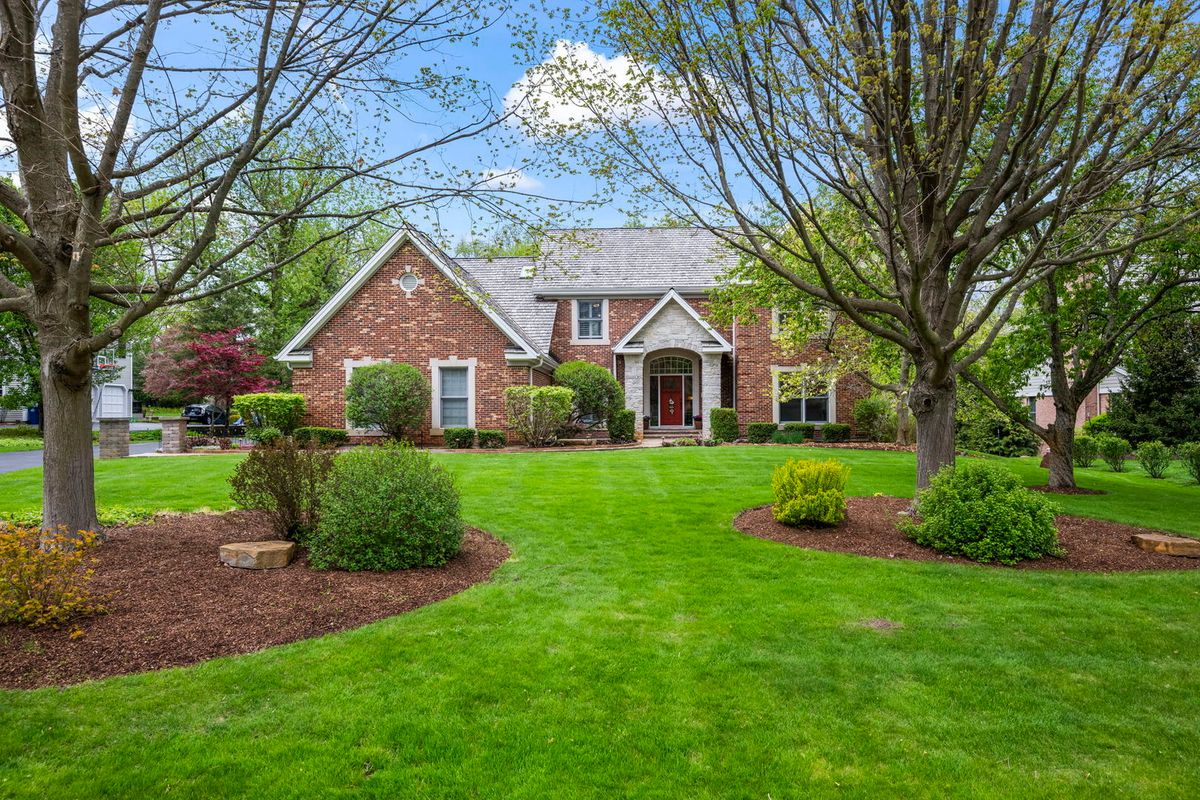 25568 Countryside Drive, Lake Barrington, IL 60010