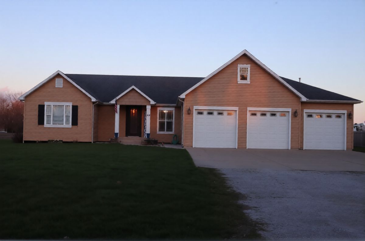 306 Third Street, Ashkum, IL 60911