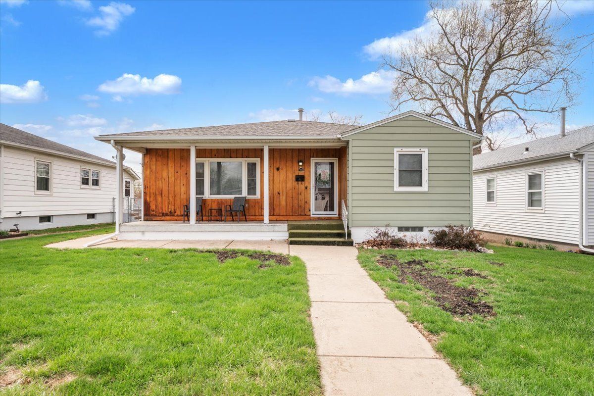 2122 N Lincoln Avenue — Davenport, IA 52084