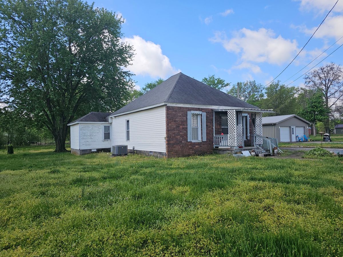 607 Filbert Street, Odin, IL 62870