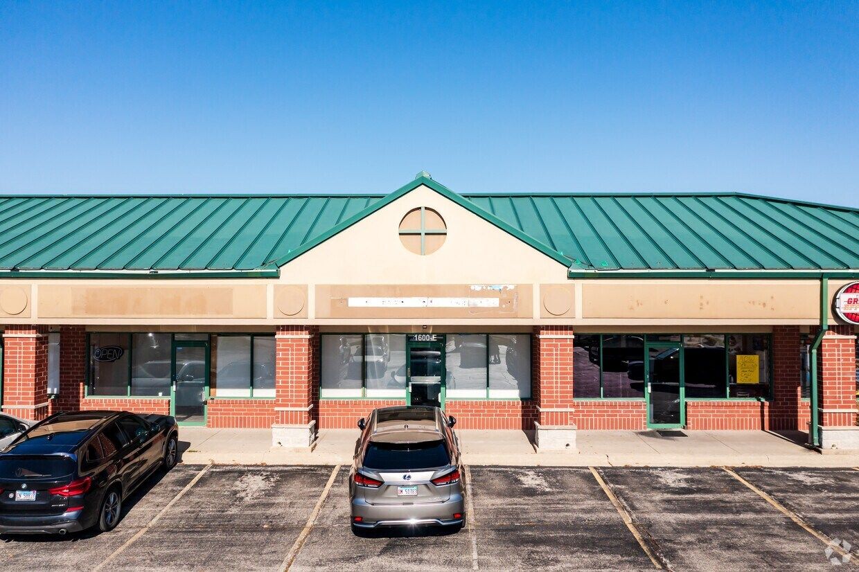 1600 Maple Avenue #D — Lisle, IL 60532