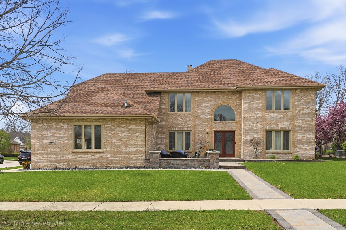 12600 Sheffield Court, Palos Park, IL 60464