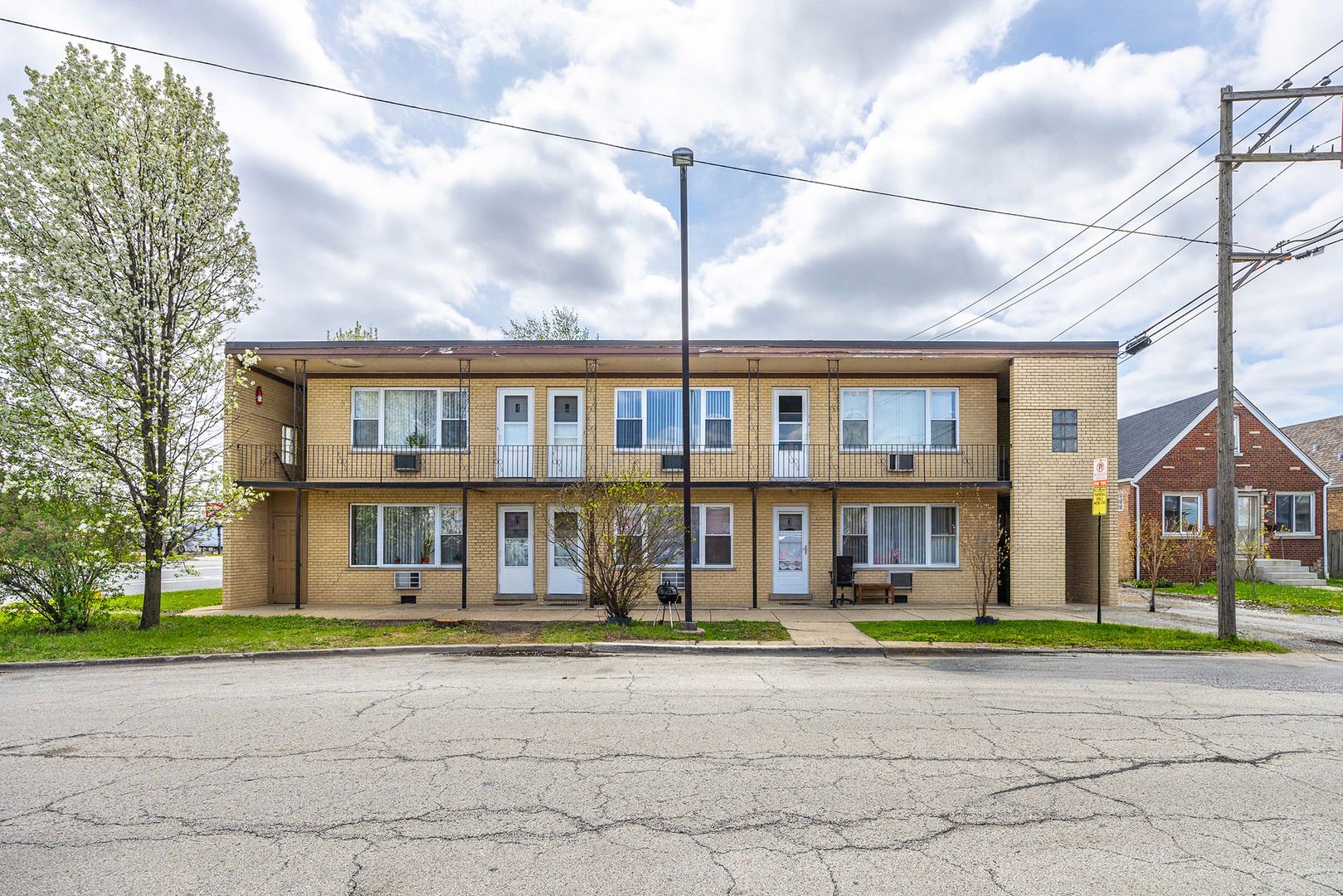 6200 S Harlem Avenue — Summit, IL 60501