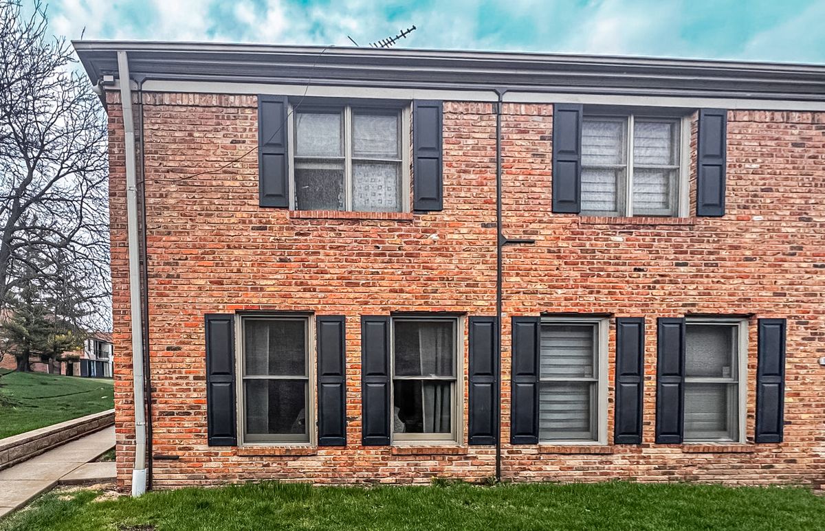 1744 Bristol Walk, Hoffman Estates, IL 60169