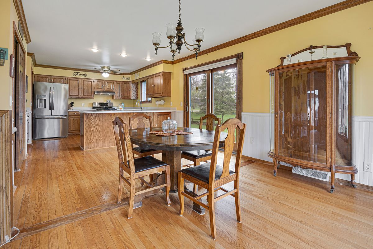 48W607 Whispering Oaks Drive, Hampshire, IL 60140