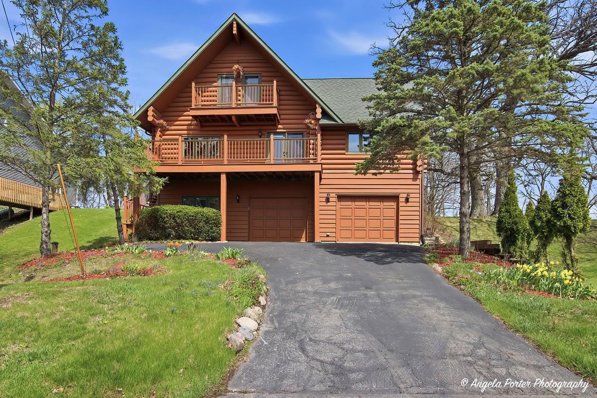 23278 Lake Shore Drive, Antioch, IL 60002