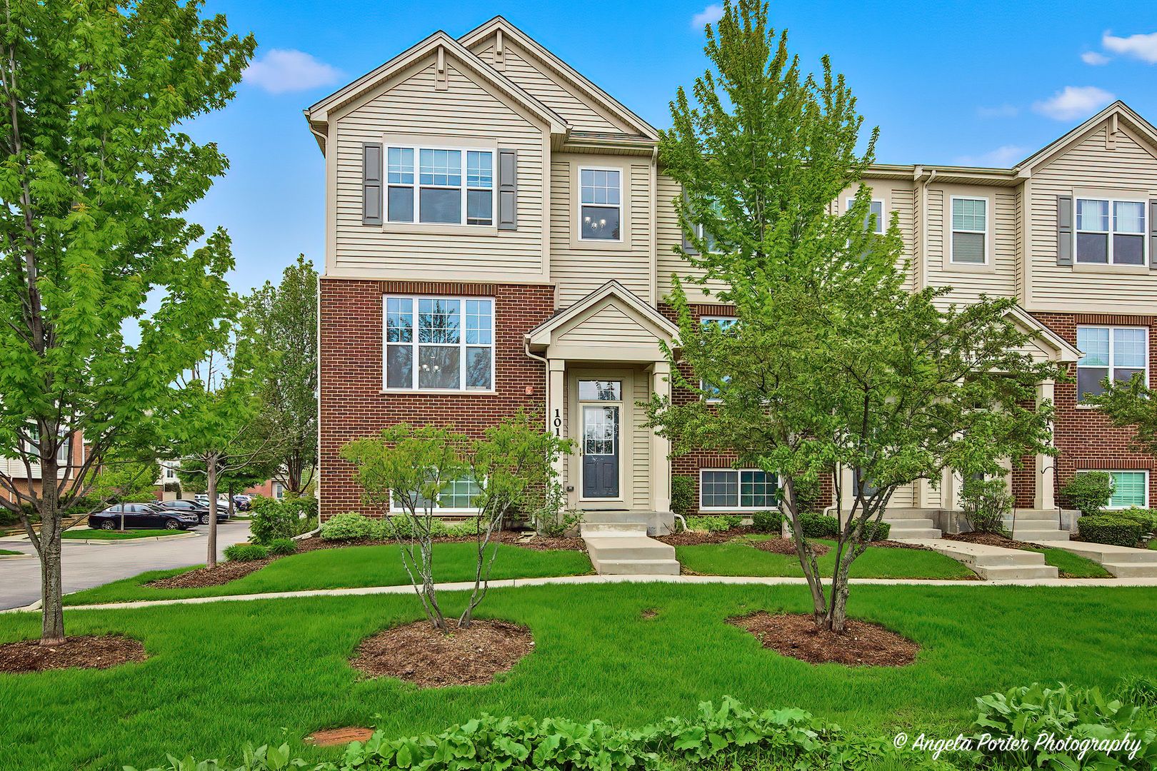 101 Lexington Lane — Rolling Meadows, IL 60008