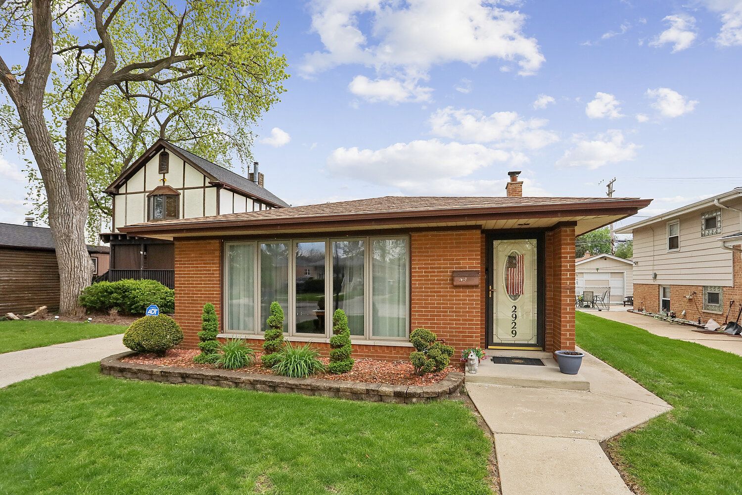 2929 W 102nd Place — Chicago, IL 60655