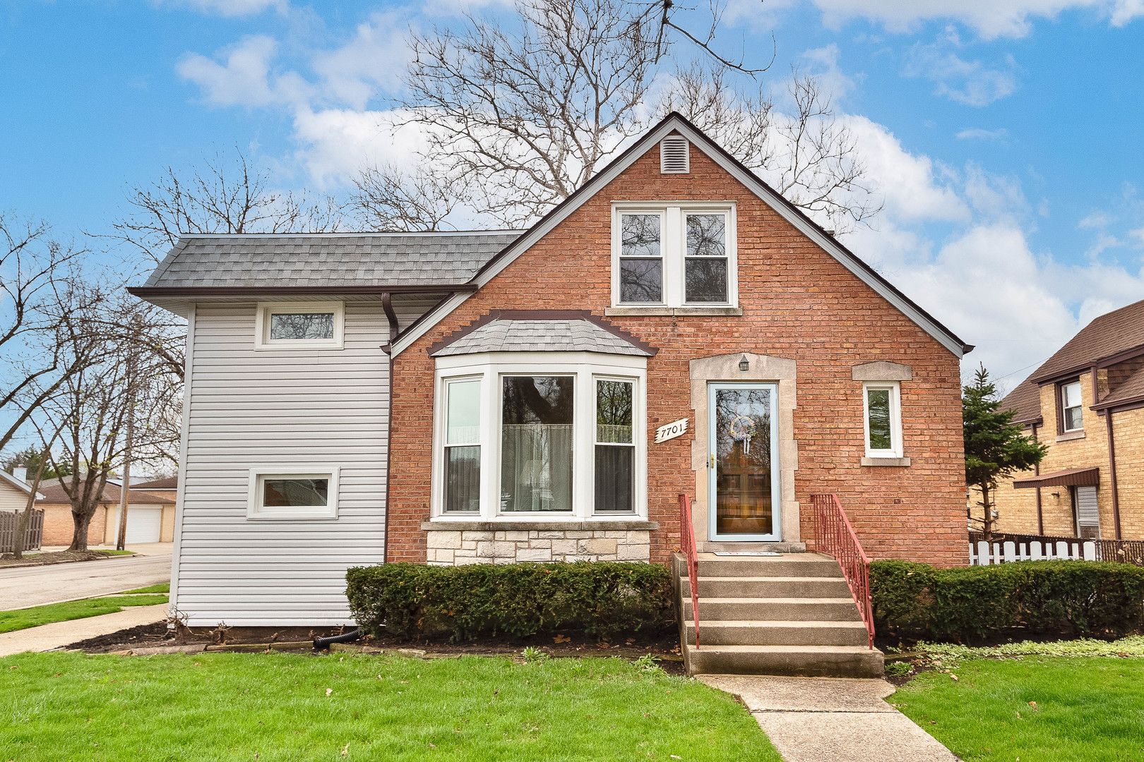 7701 W Rascher Avenue — Chicago, IL 60656