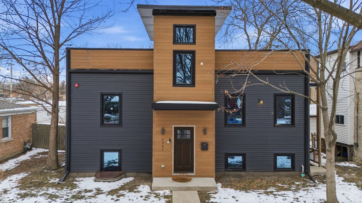 2307 Lake Street, Evanston, IL 60201