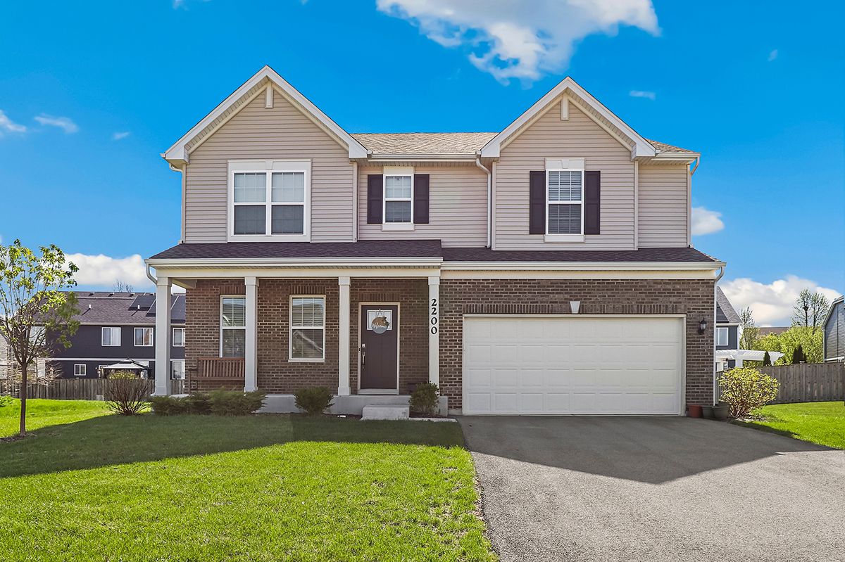 2200 Rosehall Drive, Joliet, IL 60431