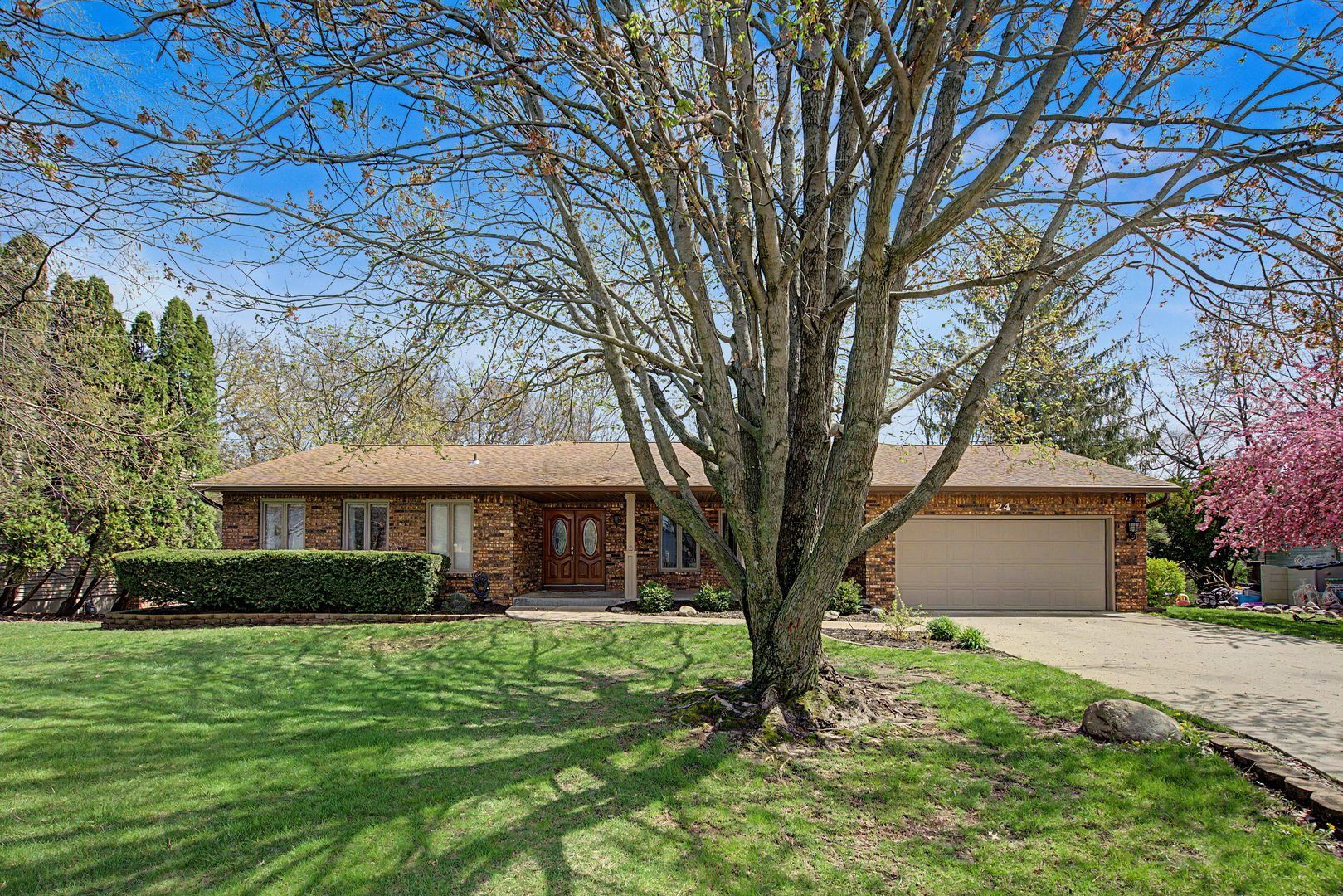 24 Lori Lane Court — Geneseo, IL 61254