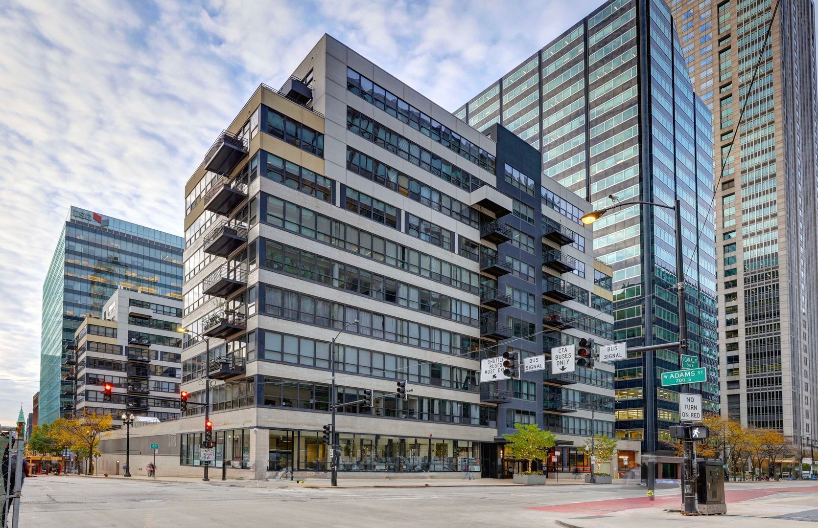 130 S Canal Street #9F — Chicago, IL 60606