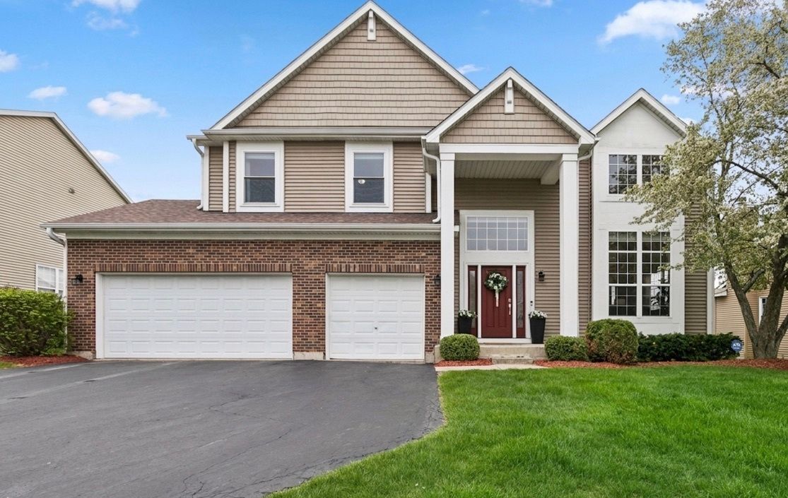 1816 Prairie Ridge Circle, Lindenhurst, IL 60046