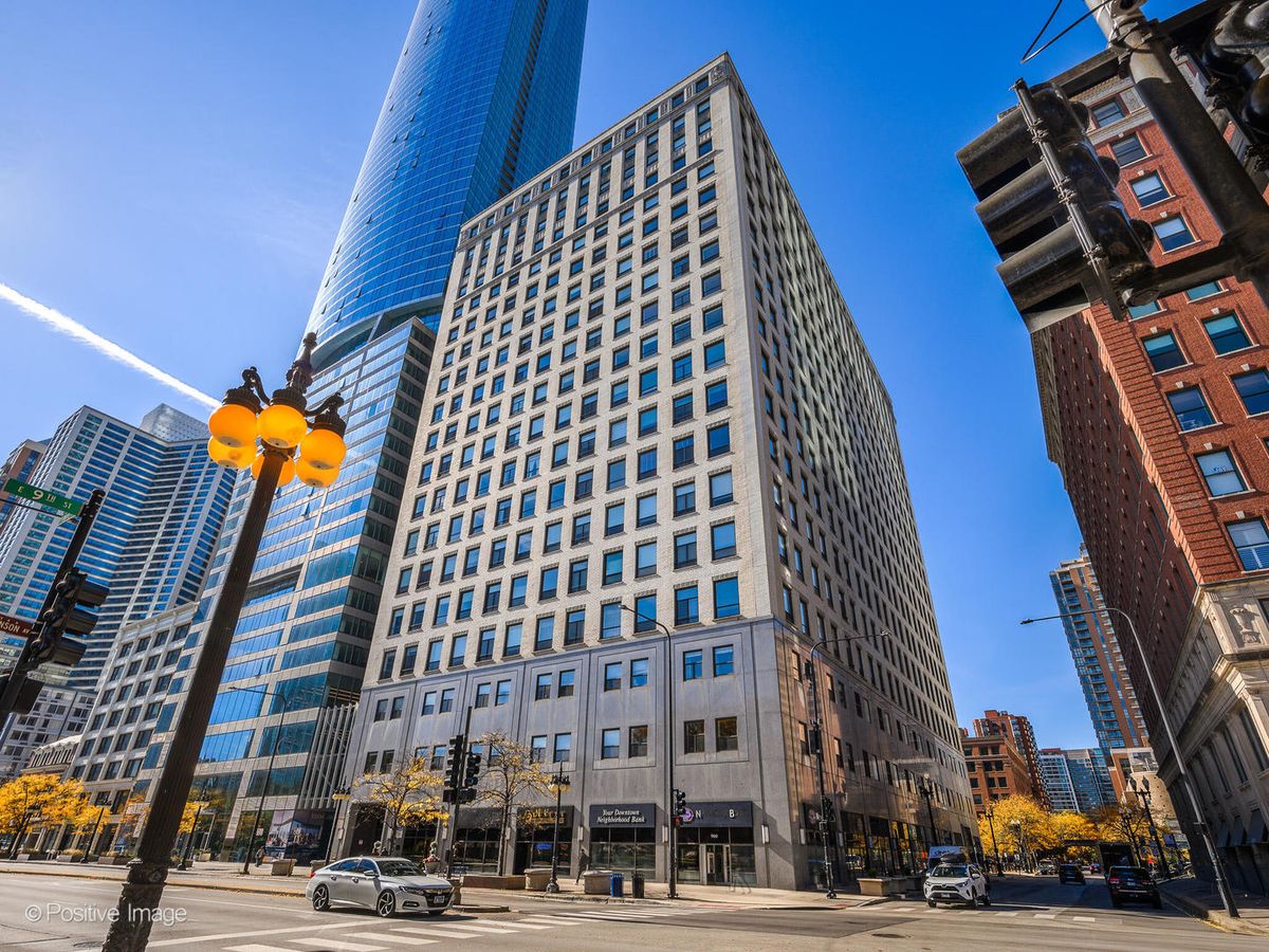 910 Michigan Avenue, Chicago, IL 60605