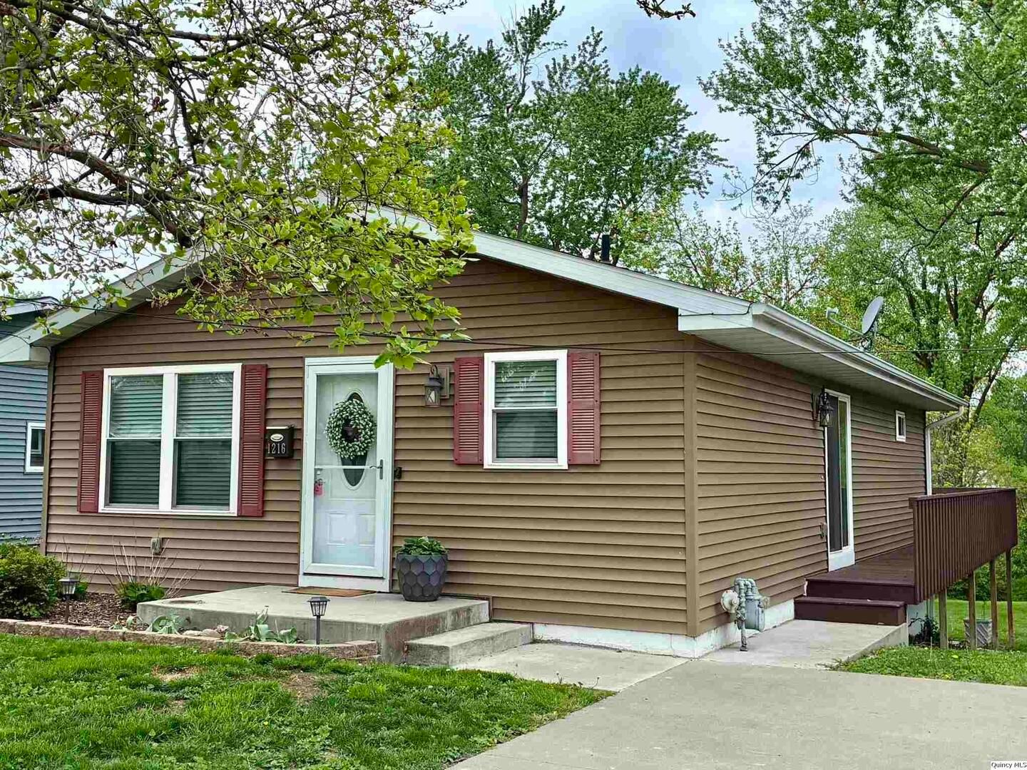 1216 S 14th — Quincy, IL 62301