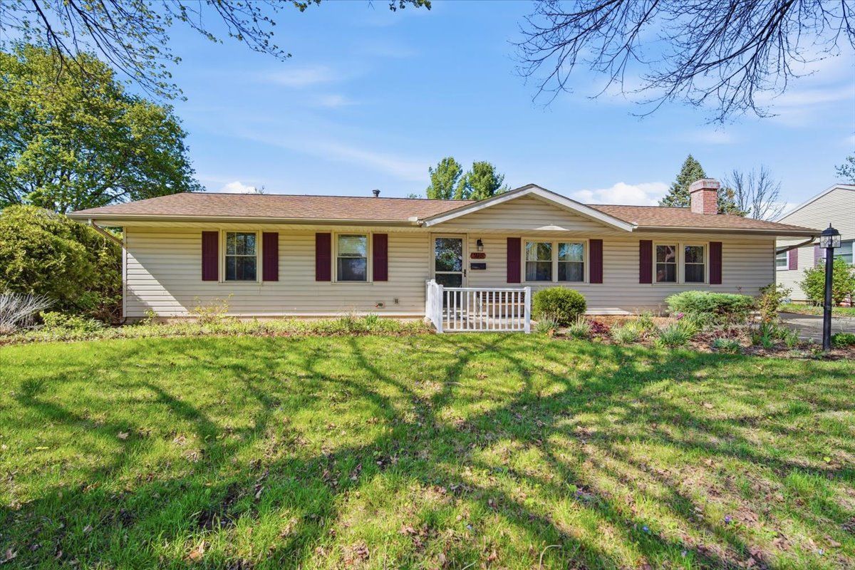 208 E Lincoln Street — Normal, IL 61761