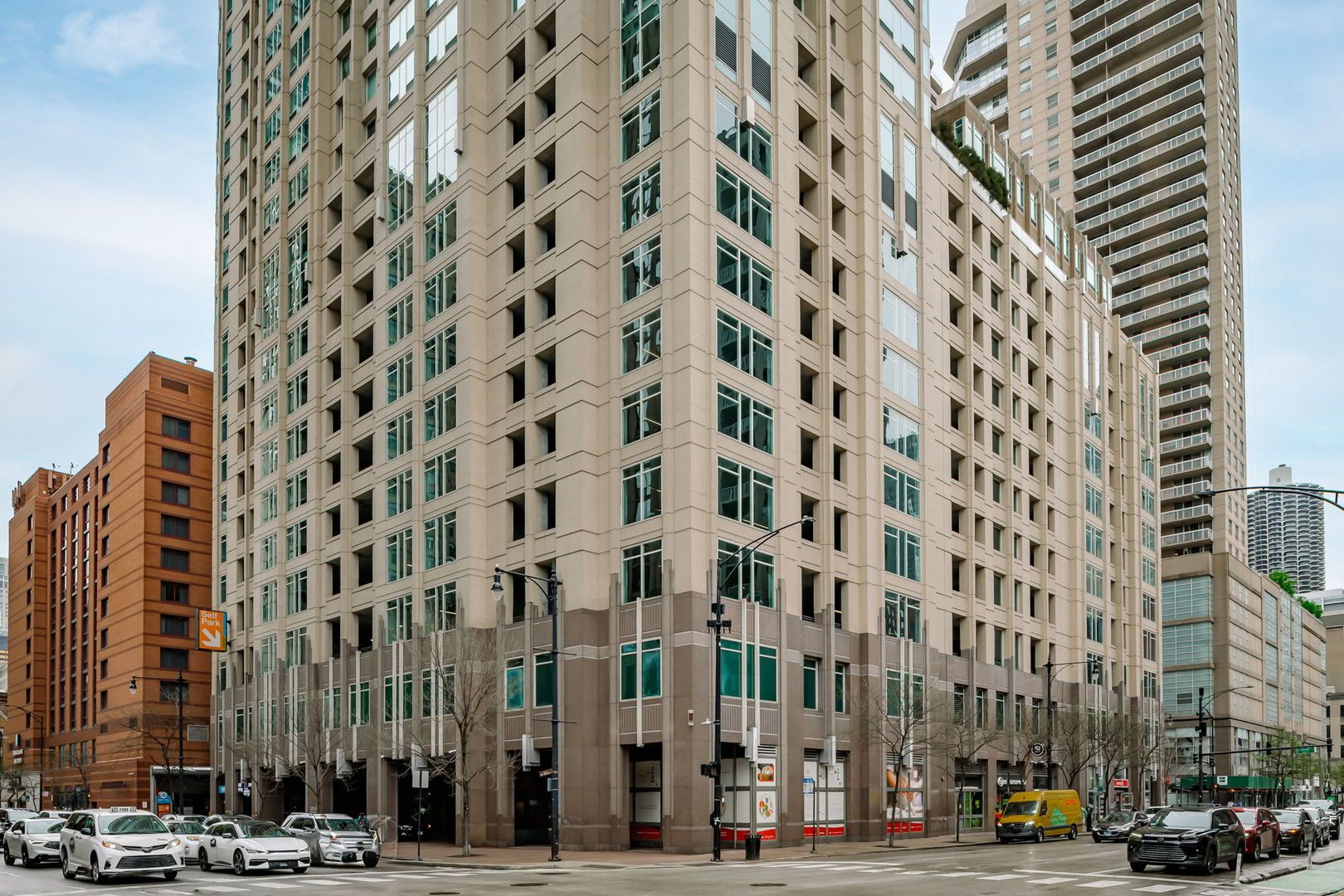 33 W Ontario Street #47A — Chicago, IL 60654