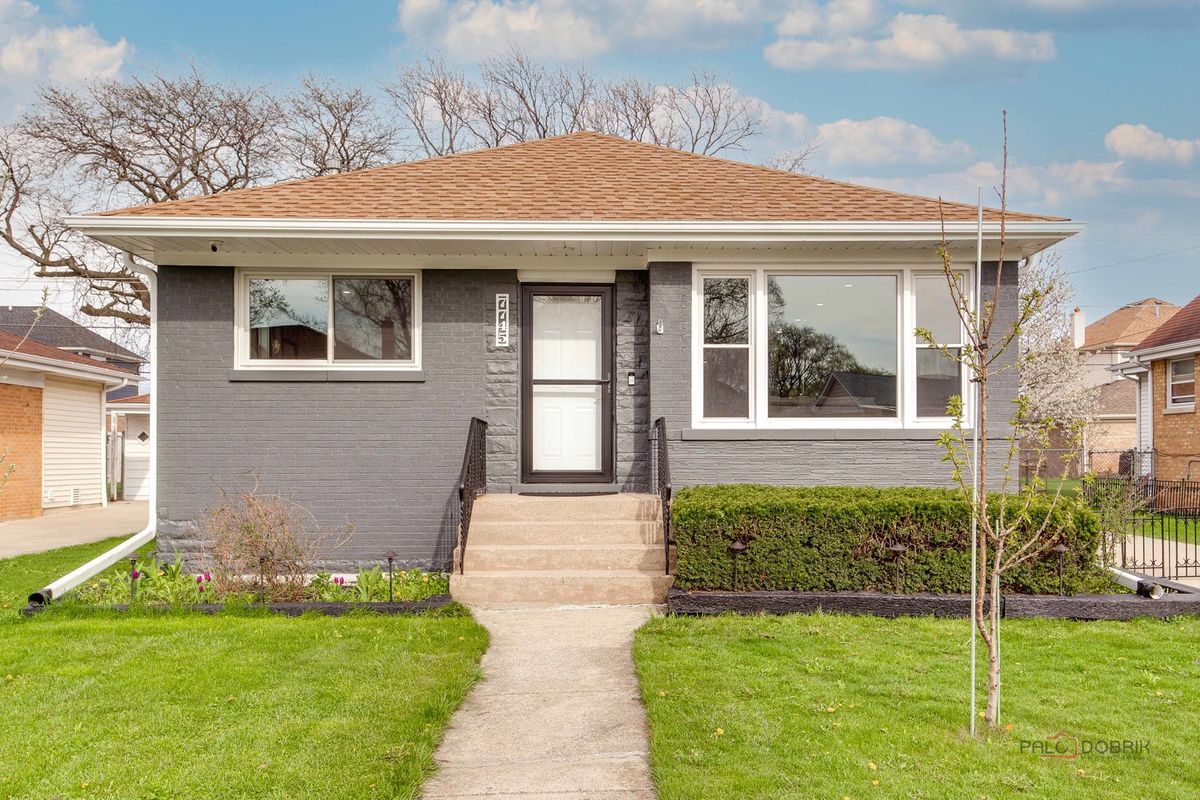 7745 Nora Avenue, Niles, IL 60714